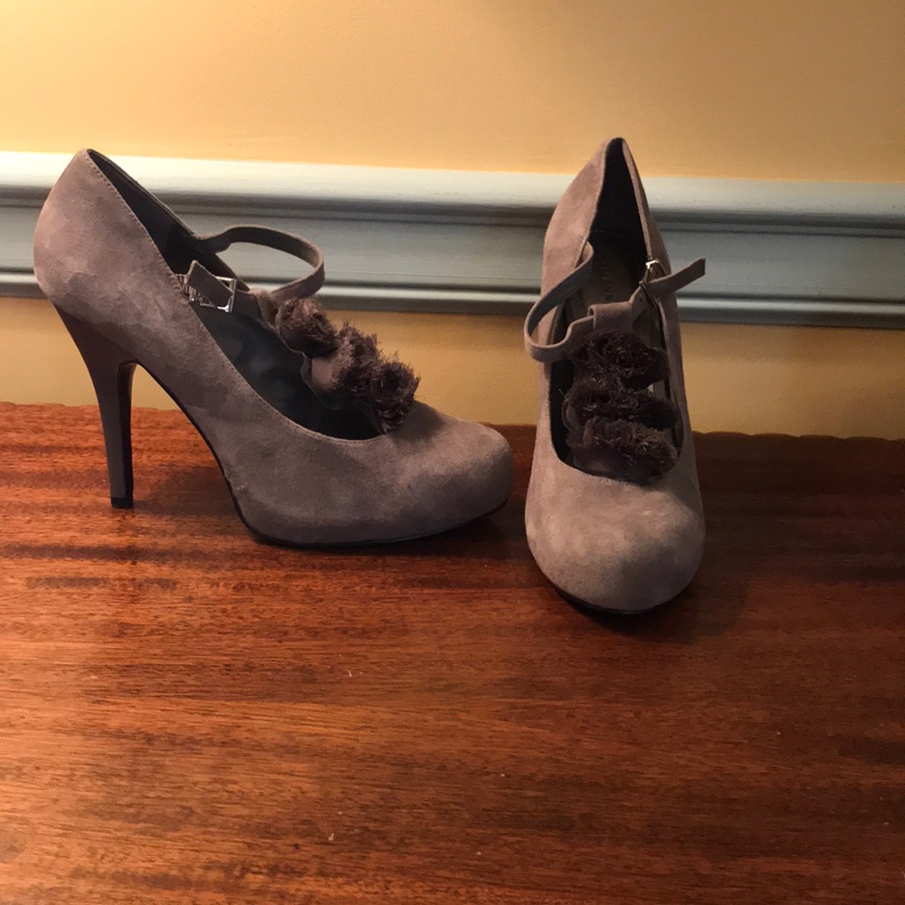 Gianni Bini Closed Toe Heels
